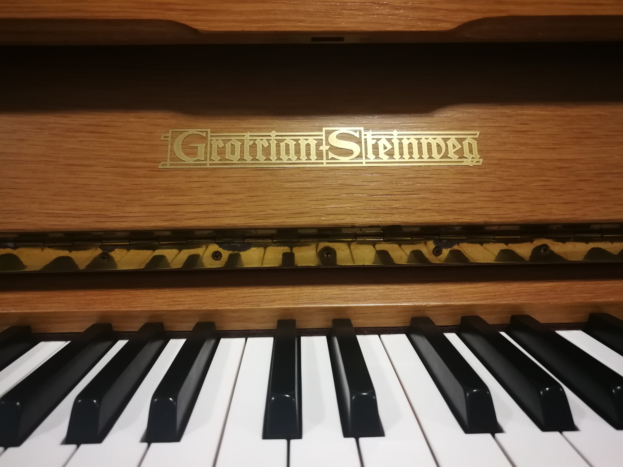 Grotrian-Steinweg 112 von 1973 in Eiche satiniert