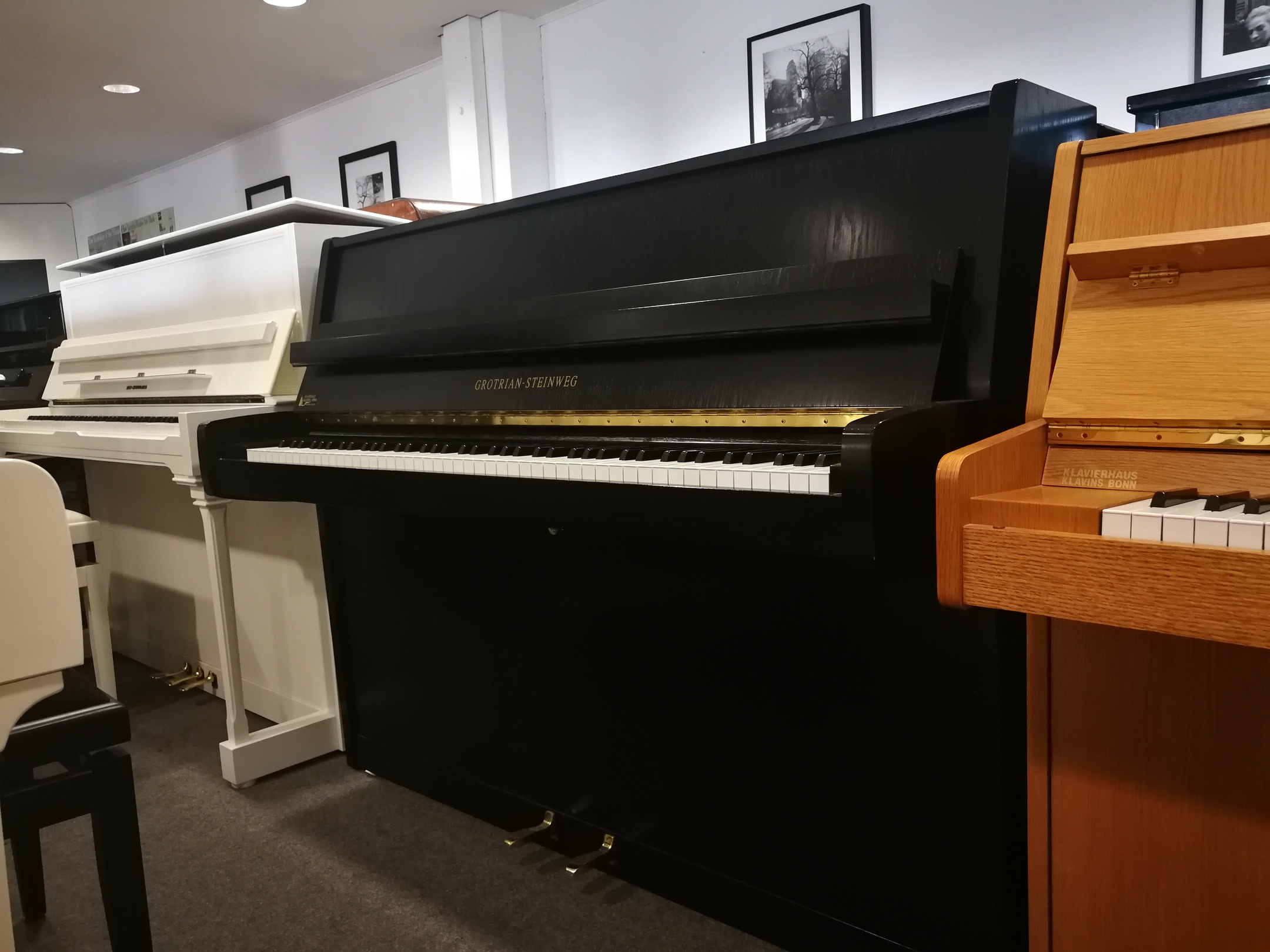 Grotrian-Steinweg 112 von 1983 in Schwarz satiniert