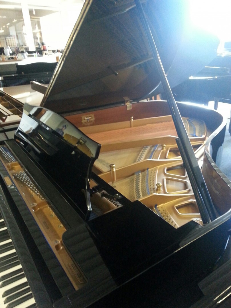 Kawai KG 2 E von 1992 in Schwarz poliert