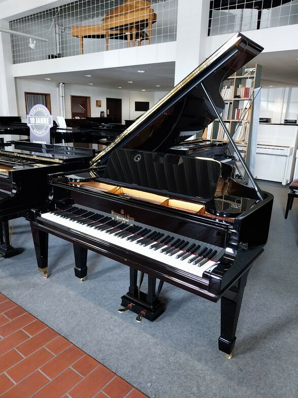 Steinway & Sons O von 1909 in Schwarz poliert