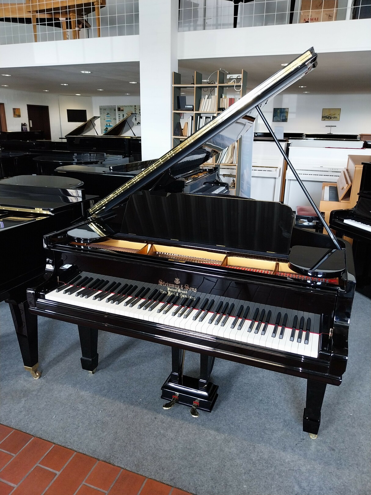 Steinway & Sons O von 1909 in Schwarz poliert