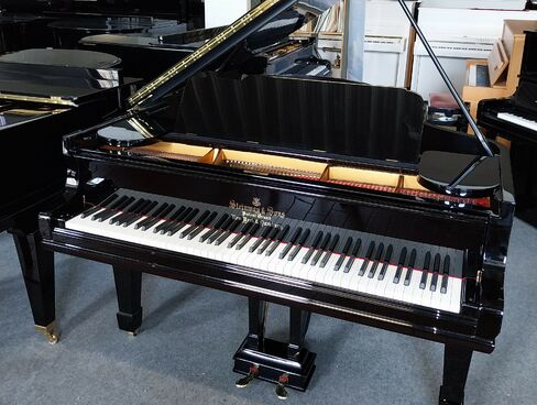 Steinway & Sons O von 1909 in Schwarz poliert