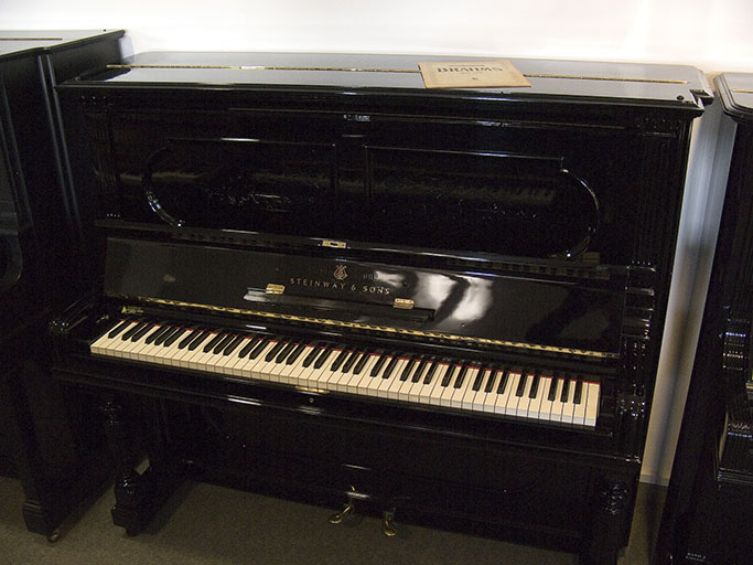 Steinway & Sons K von 1898 in Schwarz poliert